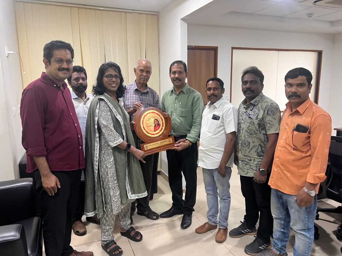 സഹകരണ ഓഡിറ്റ് ഡയറക്ടർ ശ്രീമതി ഷെറിൻ മാഡത്തിന് സഹകരണ വീക്ഷണത്തിന്റെ യാത്രയയപ്പ്