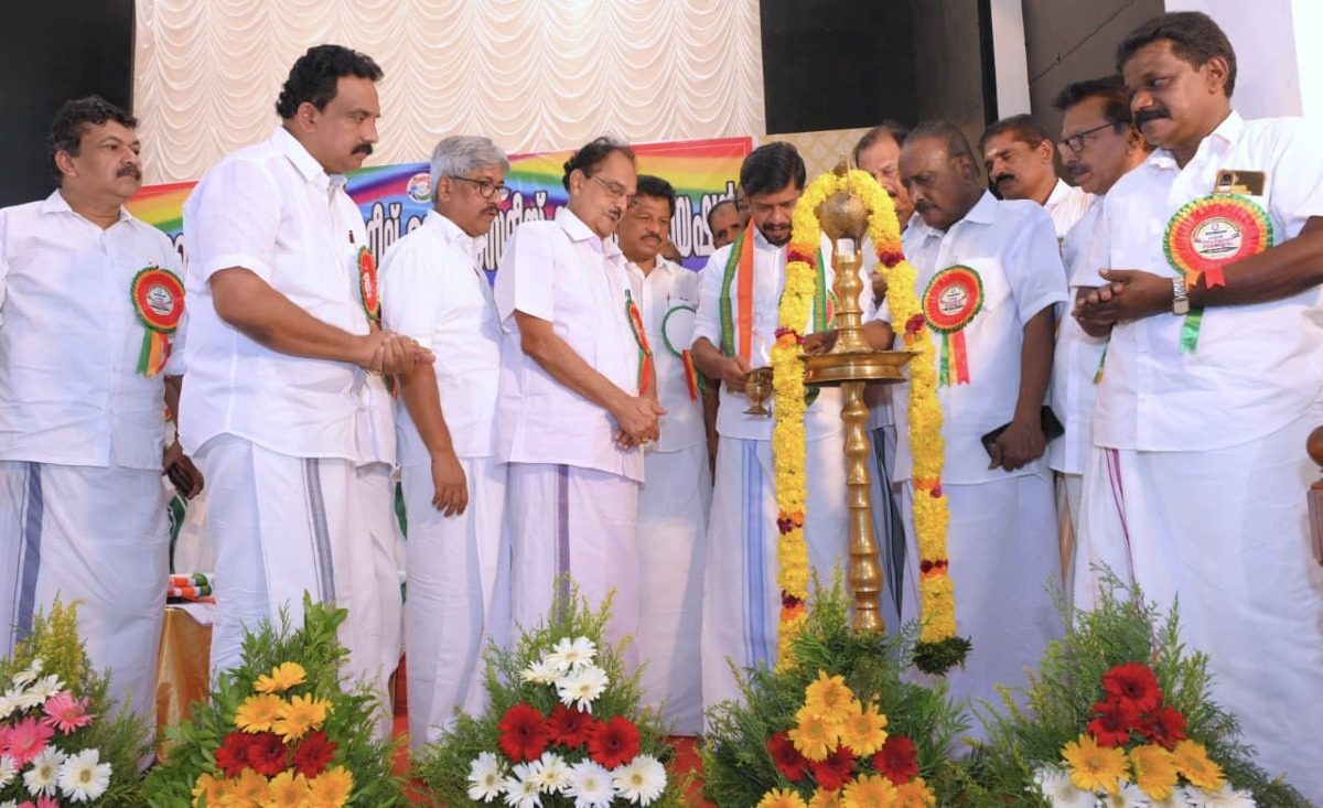 ചരിത്ര താളുകളിലേയ്ക്ക് പിറവിയെടുത്ത" യുണൈറ്റഡ് കോ-ഓപ്പറേറ്റീവ് സൊസൈറ്റീസ്